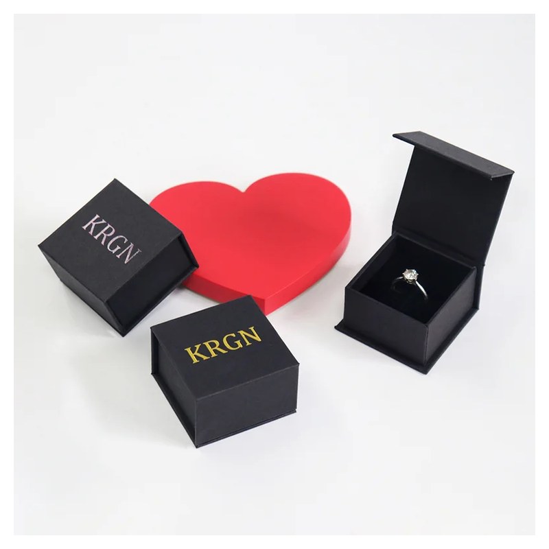Book-style magnetic box · Ref 092